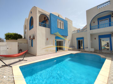 Location estivale villa avec piscine