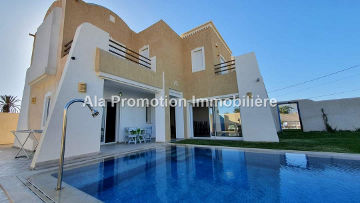 Une magnifique villa avec piscine pour la location annuelle à Djerba