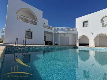 Superbe villa S4 avec piscine pour la location des vacances à Djerba
