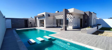 Charmante villa plain pied avec piscine à vendre à Djerba Tezdaine