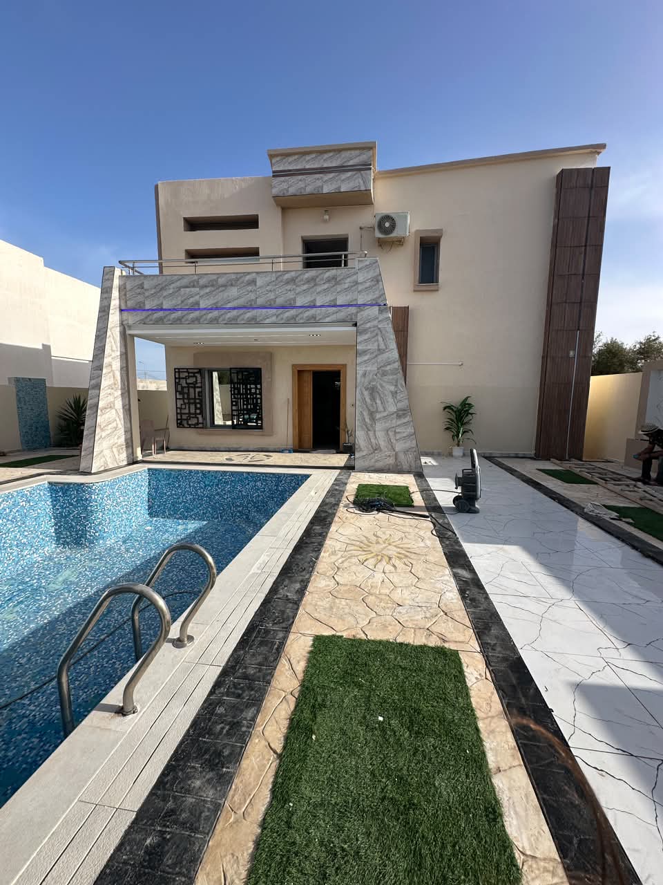À vendre villa avec piscine située sur la route du Phare Djerba