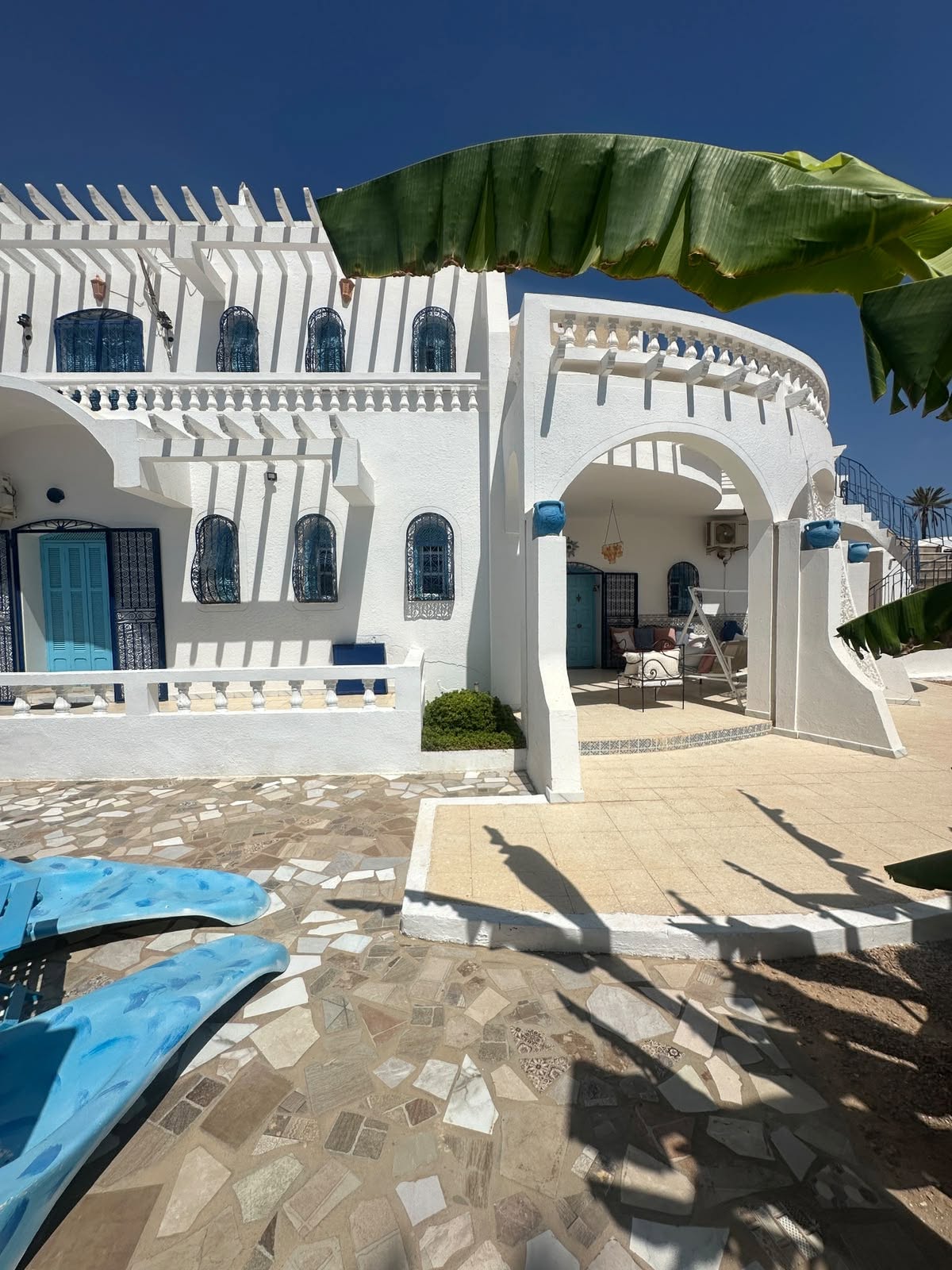 Villa de charme djerbienne avec piscine à Mahboubine à vendre